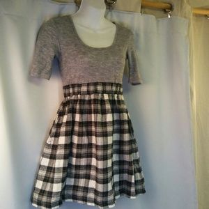 Love Free Retro Styled Shirtwaist Dress, S